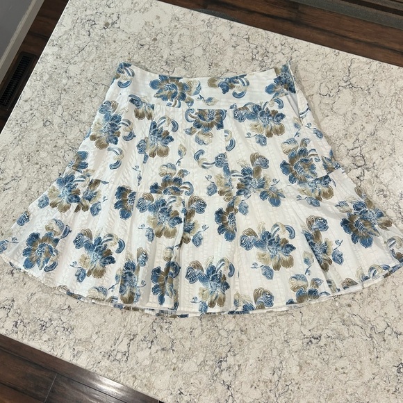 Liz Claiborne Dresses & Skirts - Pleated 90s Flower Skirt